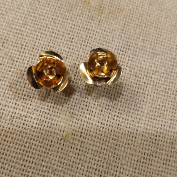 $5 Clearance Earrings Deal - Picture 4 of 4